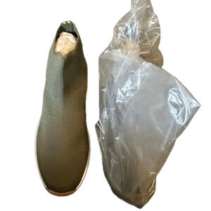 New with tag! Jslides Knit High Top Sneakers hunter green size 7